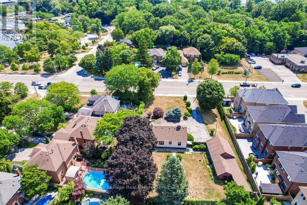 












3039 LAKESHORE ROAD W

,
Oakville (BR Bronte),




Ontario
L6L1J1

