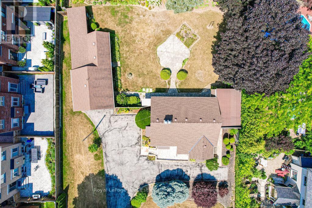 












3039 LAKESHORE ROAD W

,
Oakville (BR Bronte),




Ontario
L6L1J1

