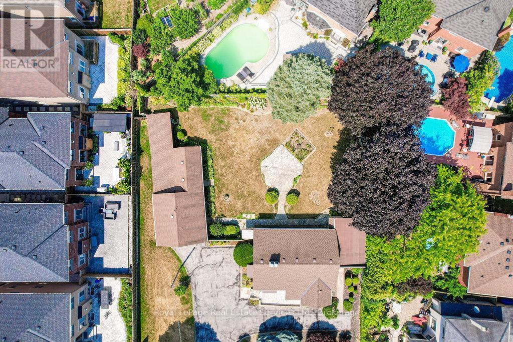












3039 LAKESHORE ROAD W

,
Oakville (BR Bronte),




Ontario
L6L1J1

