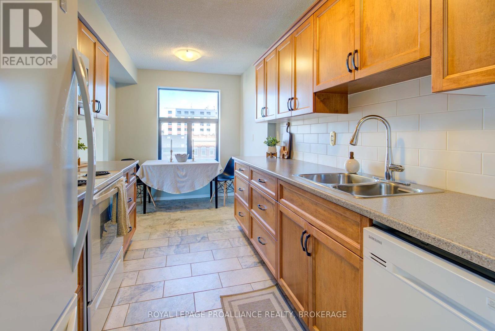 












602 - 185 ONTARIO STREET

,
Kingston (Central City East),




Ontario
K7L2Y7

