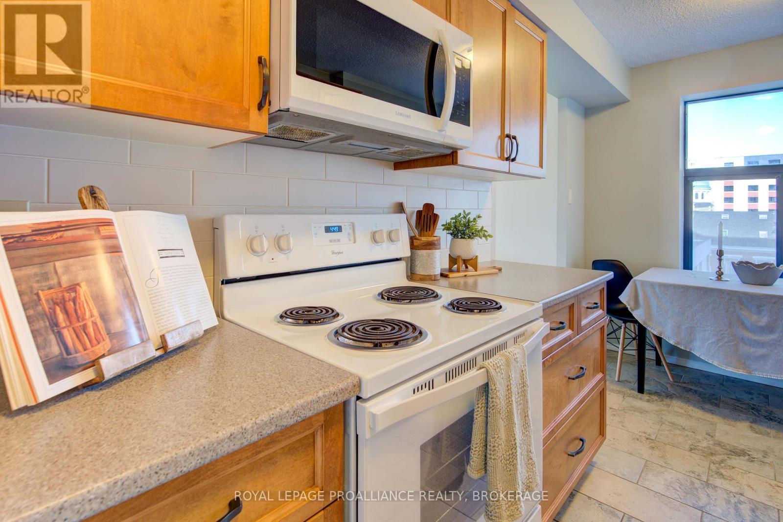 












602 - 185 ONTARIO STREET

,
Kingston (Central City East),




Ontario
K7L2Y7

