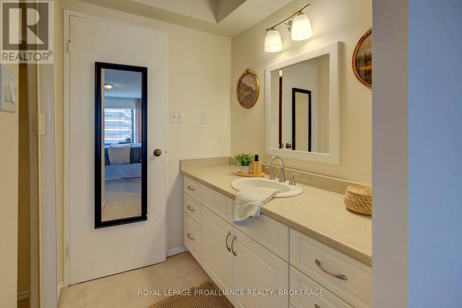 












602 - 185 ONTARIO STREET

,
Kingston (Central City East),




Ontario
K7L2Y7

