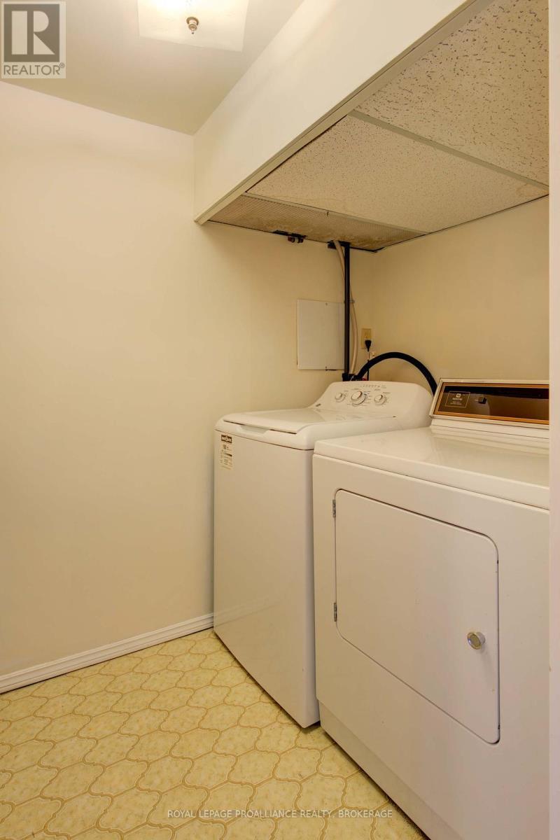 












602 - 185 ONTARIO STREET

,
Kingston (Central City East),




Ontario
K7L2Y7

