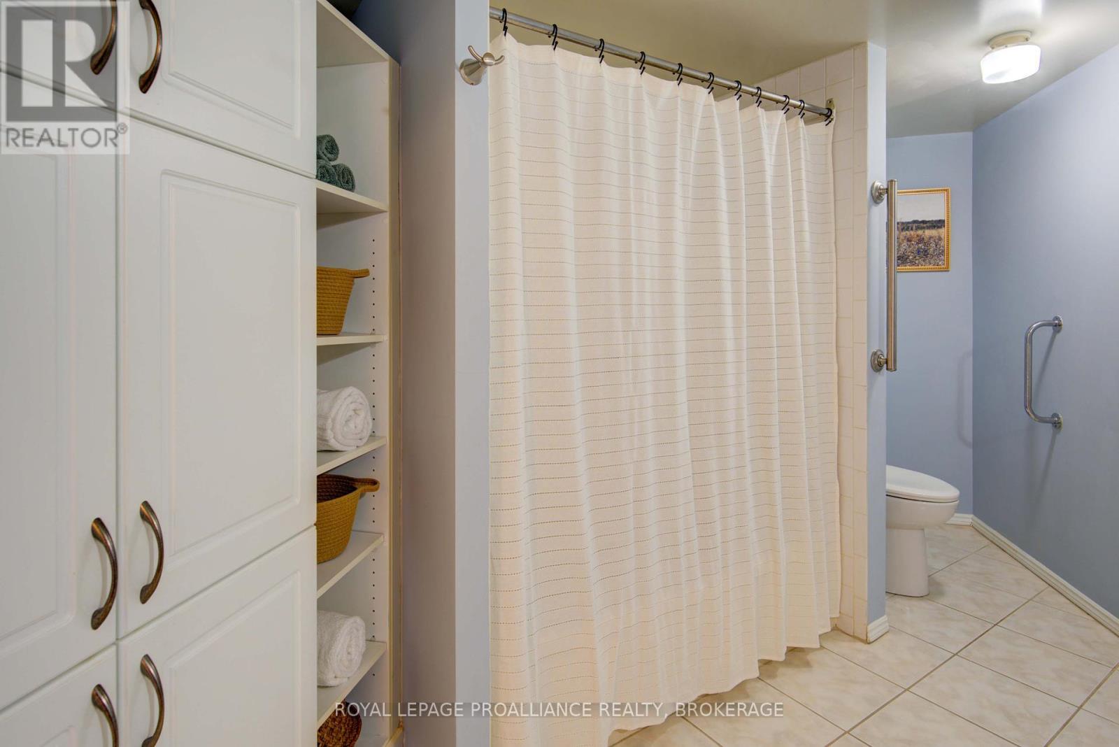 












602 - 185 ONTARIO STREET

,
Kingston (Central City East),




Ontario
K7L2Y7

