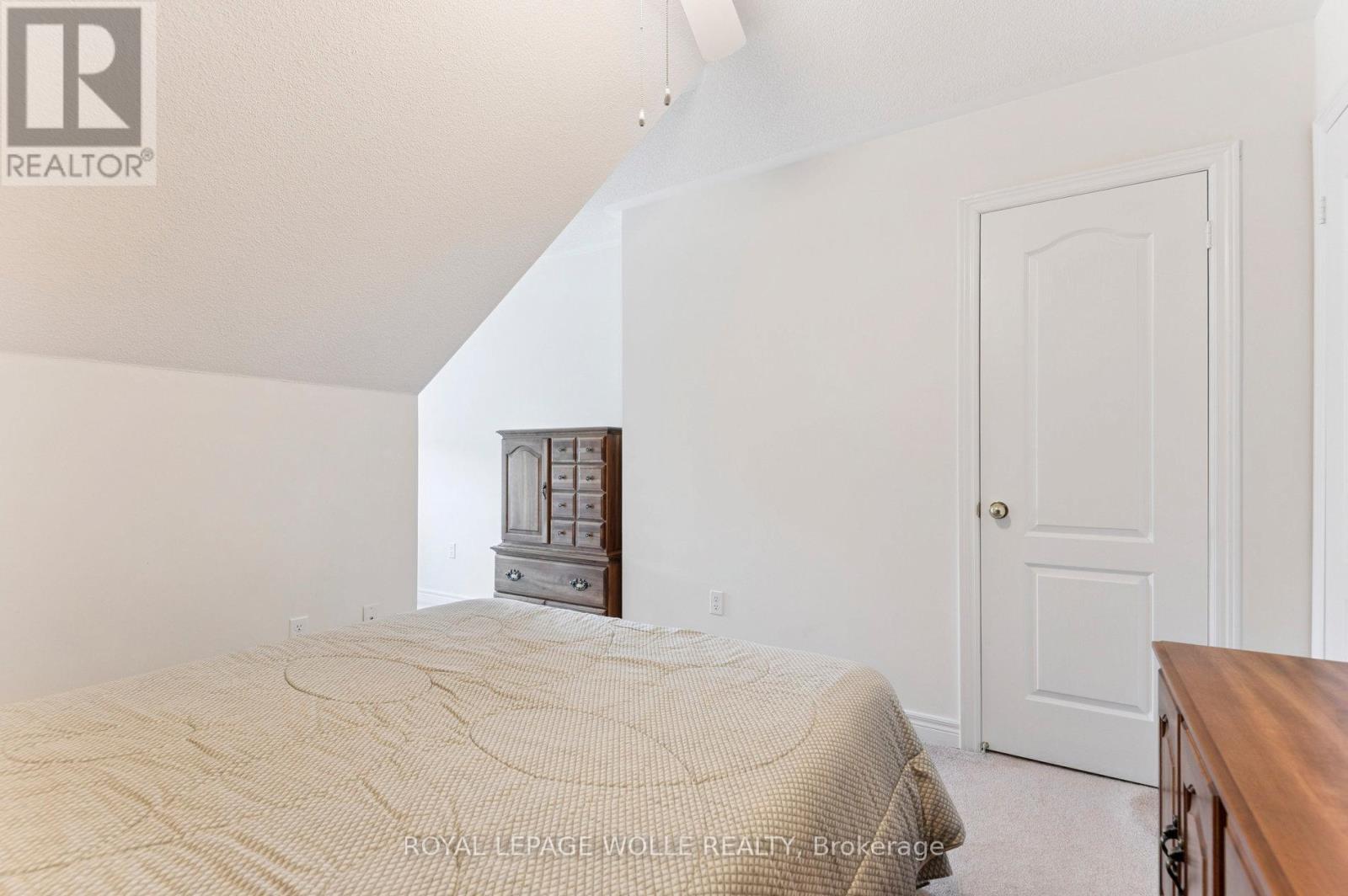 












14 - 19 NIAGARA DRIVE

,
Oshawa,




Ontario
L1G8G2

