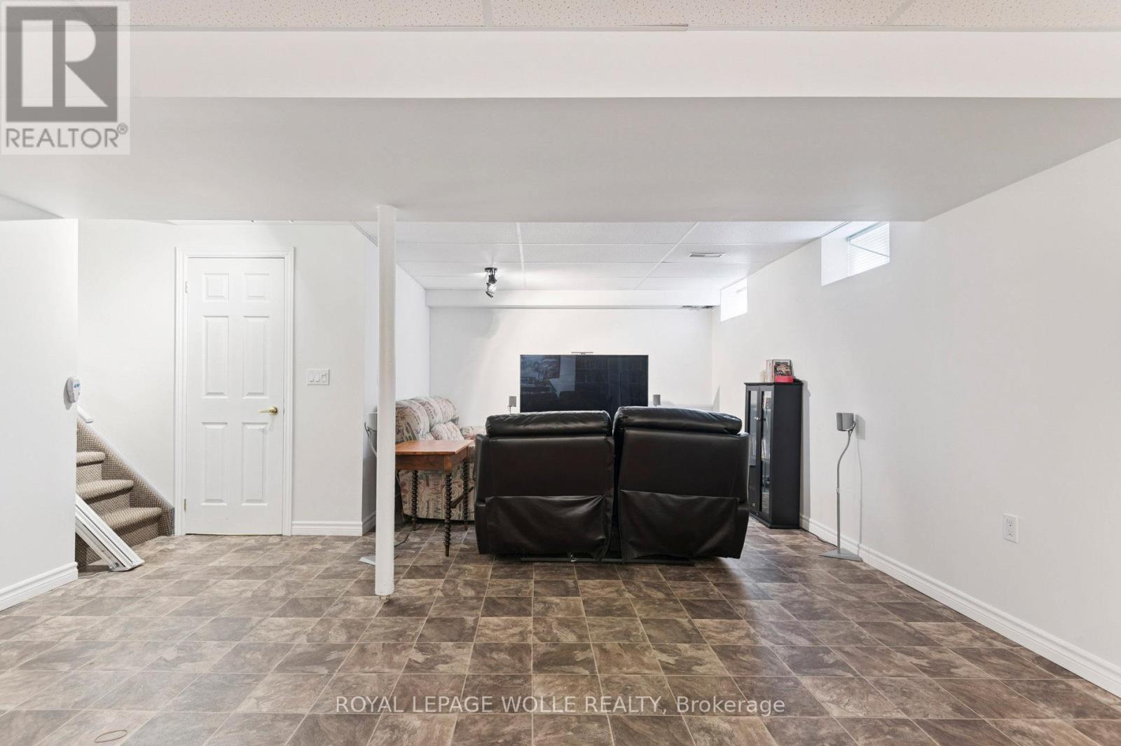 












14 - 19 NIAGARA DRIVE

,
Oshawa,




Ontario
L1G8G2

