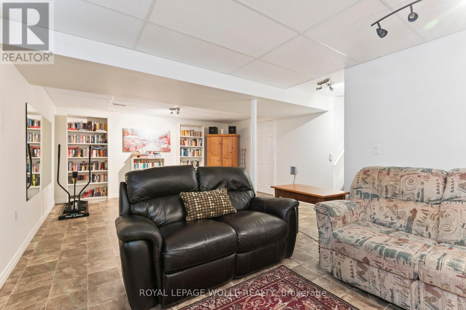 












14 - 19 NIAGARA DRIVE

,
Oshawa,




Ontario
L1G8G2


