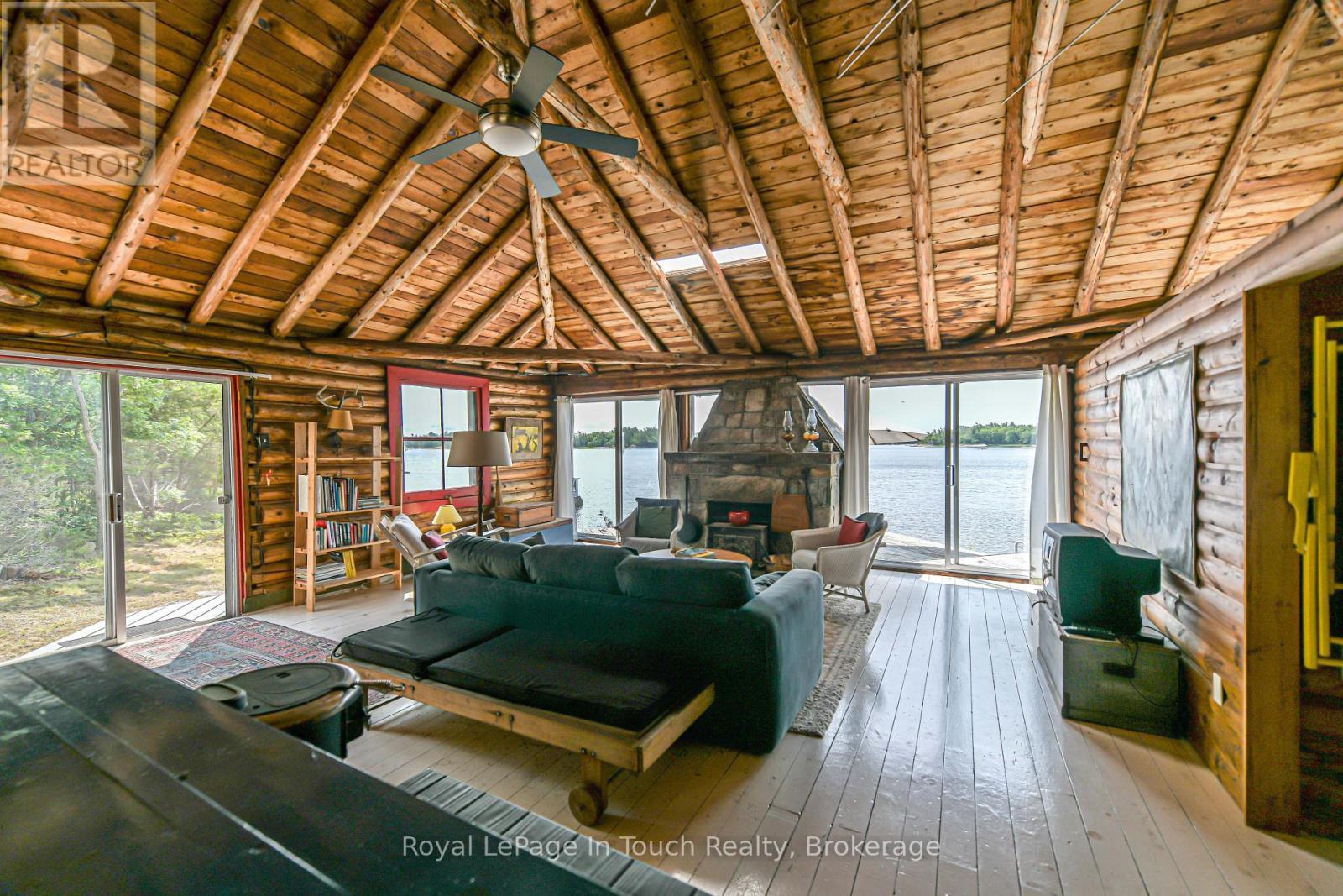 












1810 BONE ISLAND

,
Georgian Bay (Gibson),




Ontario
P0E1E0

