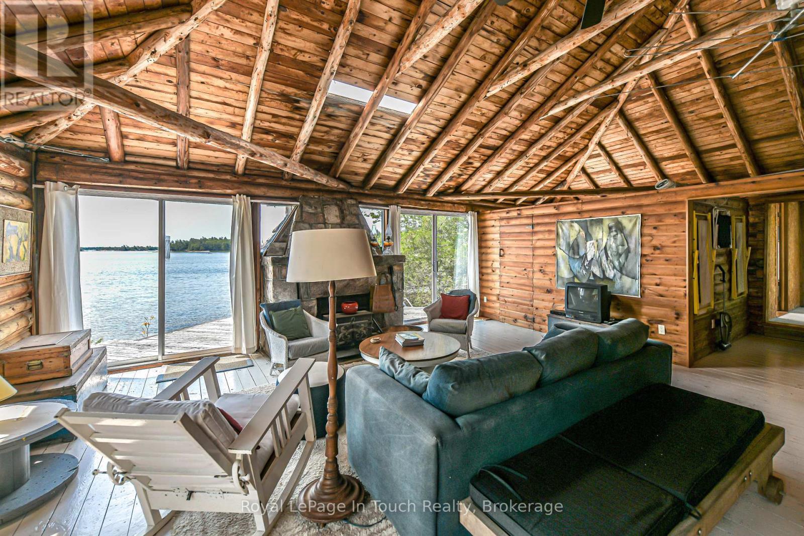 












1810 BONE ISLAND

,
Georgian Bay (Gibson),




Ontario
P0E1E0

