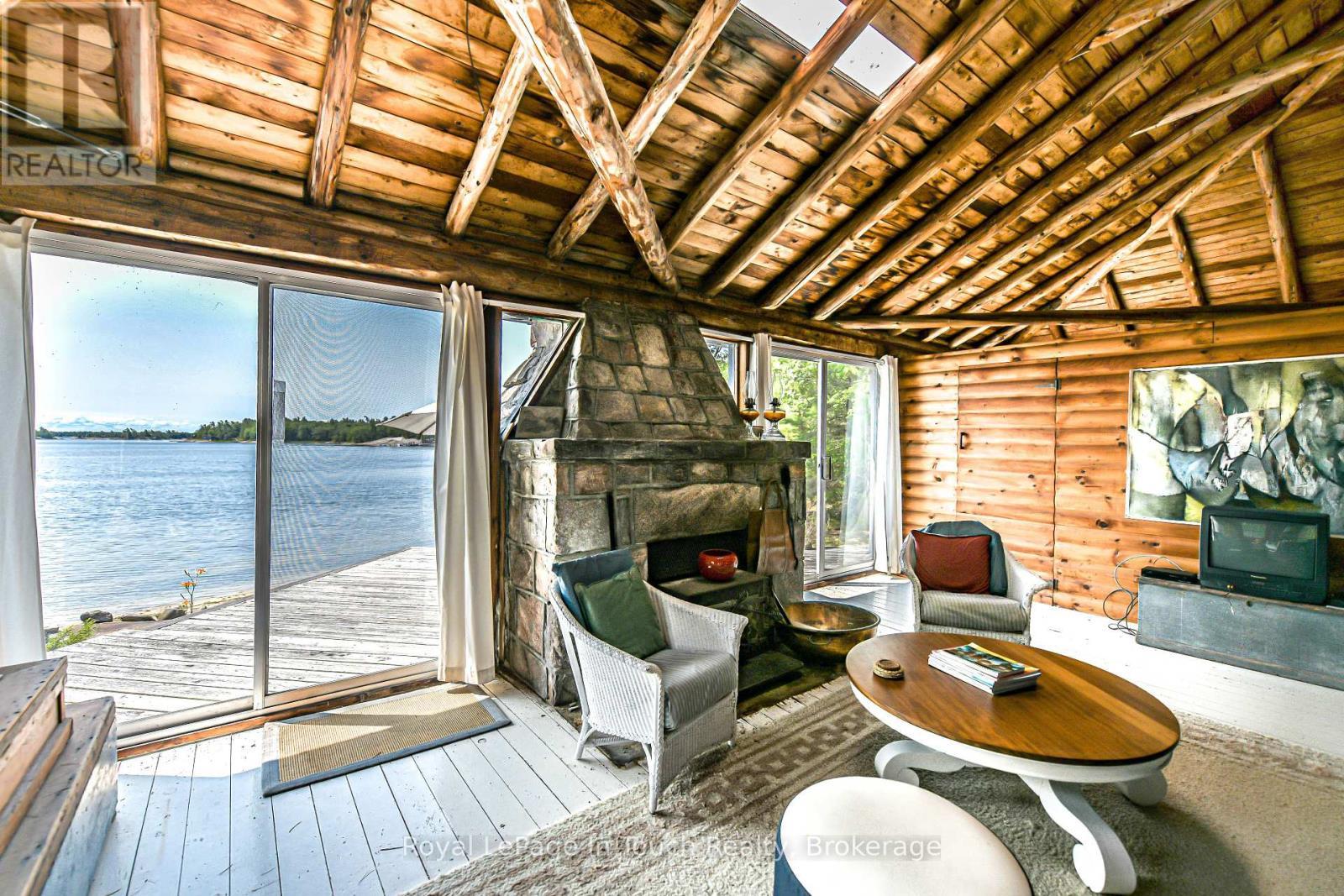 












1810 BONE ISLAND

,
Georgian Bay (Gibson),




Ontario
P0E1E0

