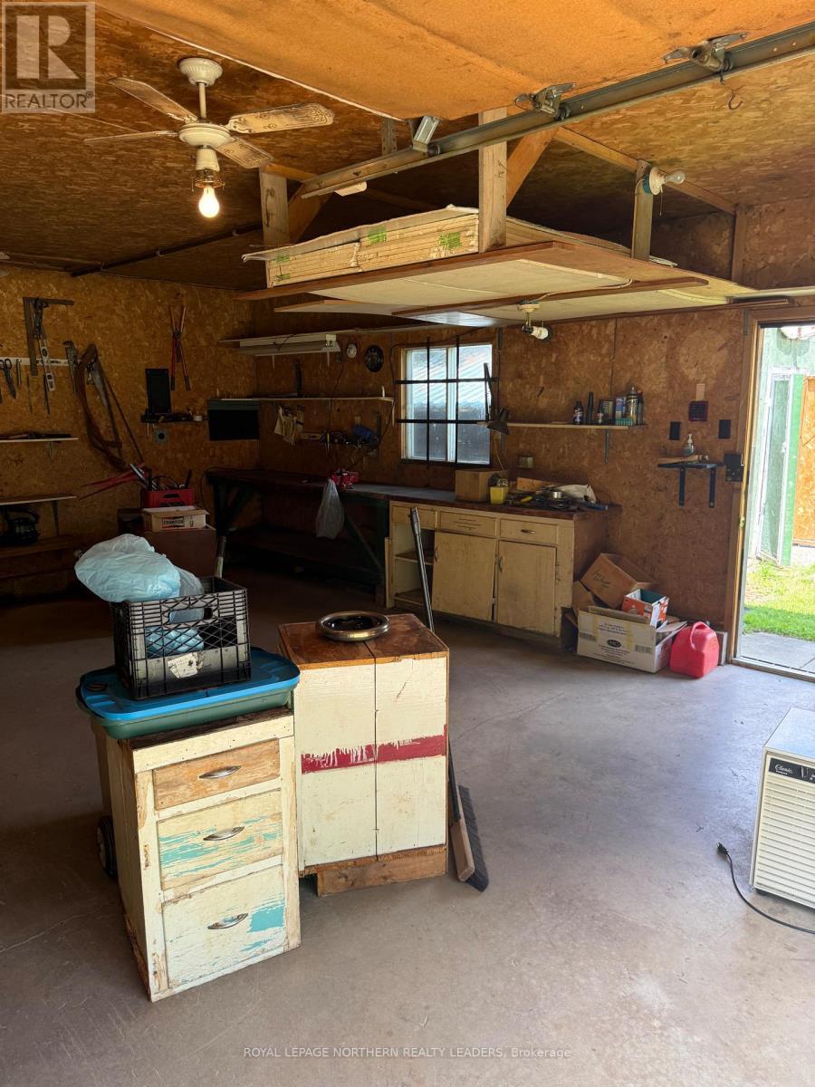 












119 DIXON STREET

,
Timmins (Porcupine - East),




Ontario
P0N1C0

