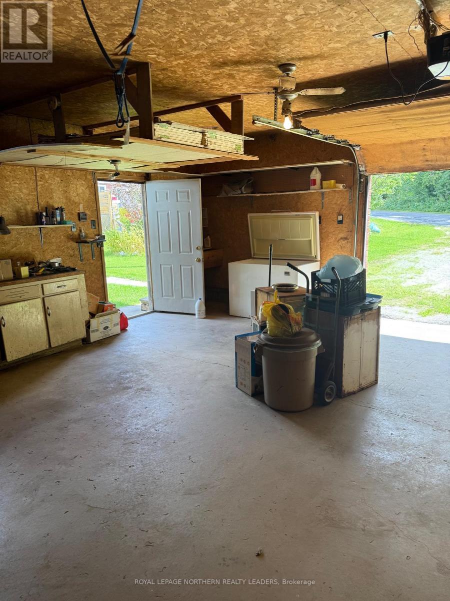 












119 DIXON STREET

,
Timmins (Porcupine - East),




Ontario
P0N1C0

