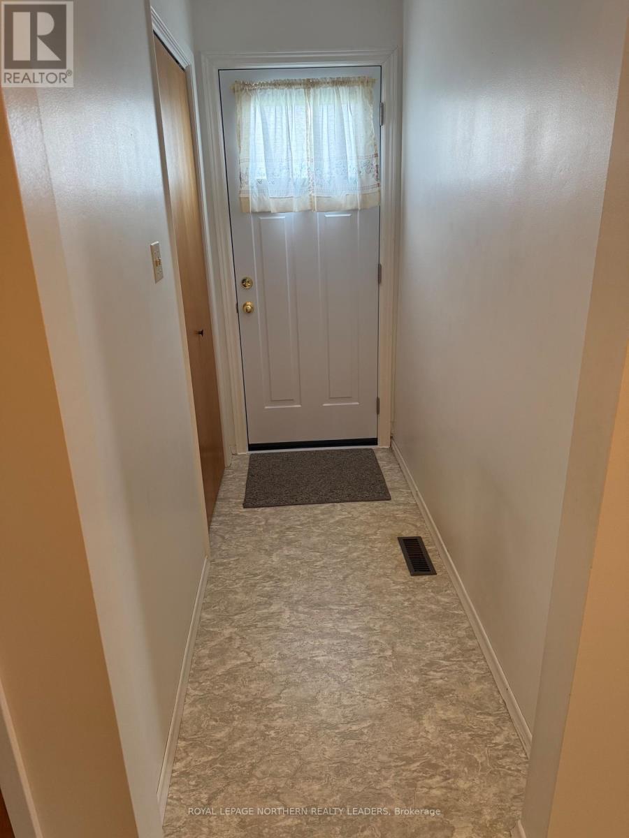 












119 DIXON STREET

,
Timmins (Porcupine - East),




Ontario
P0N1C0

