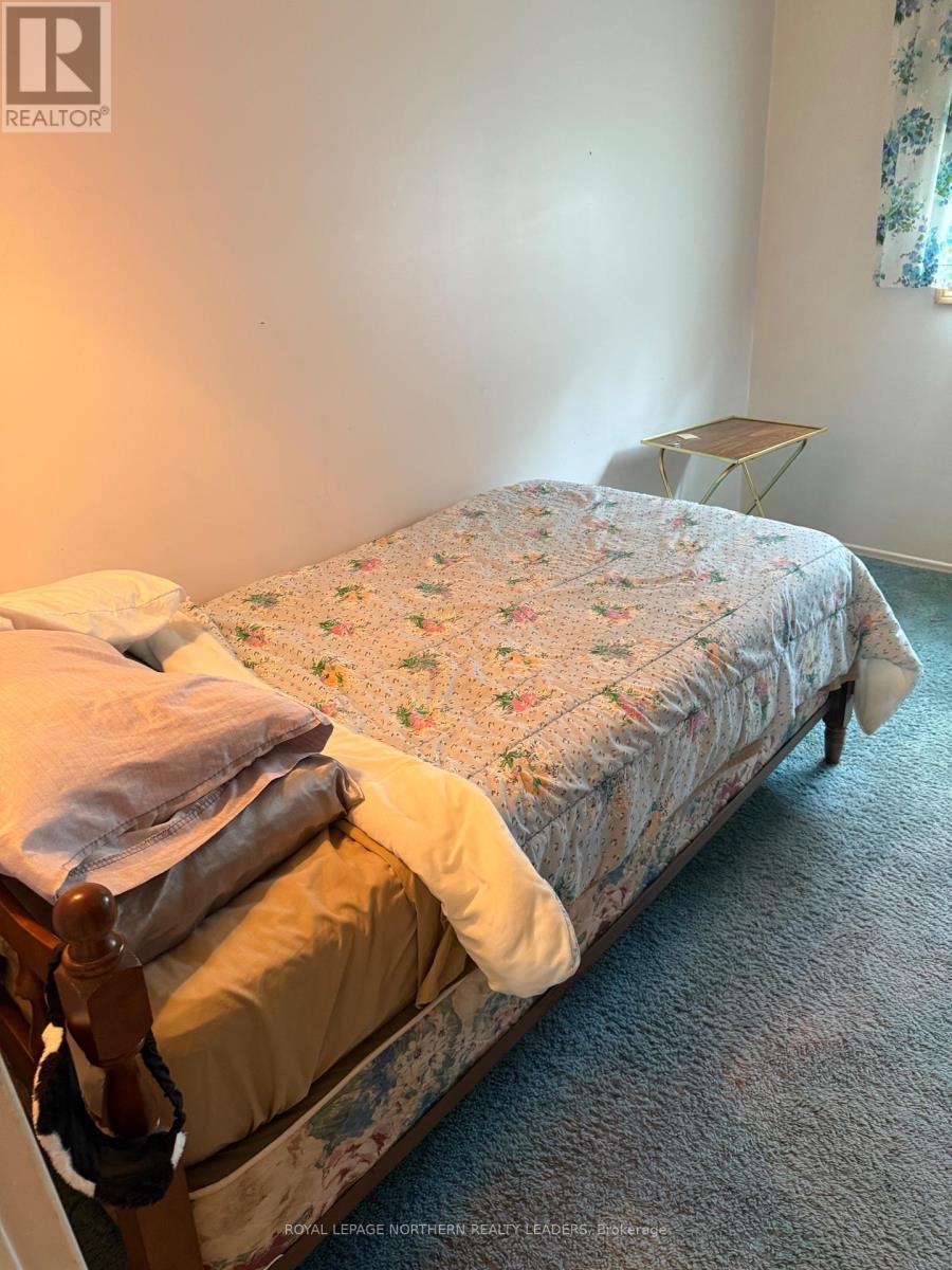 












119 DIXON STREET

,
Timmins (Porcupine - East),




Ontario
P0N1C0

