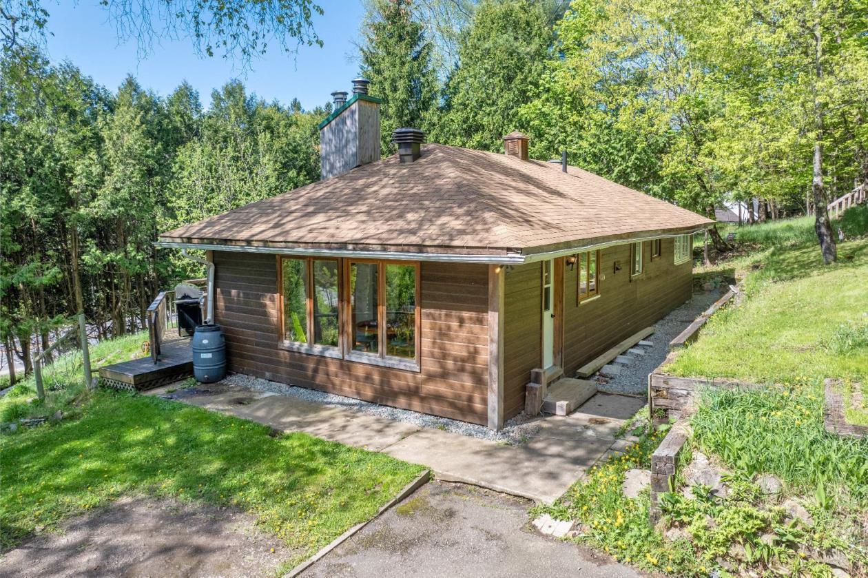 









105


Rue St-Germain

,
Mont-Tremblant,




QC
J8E1G5

