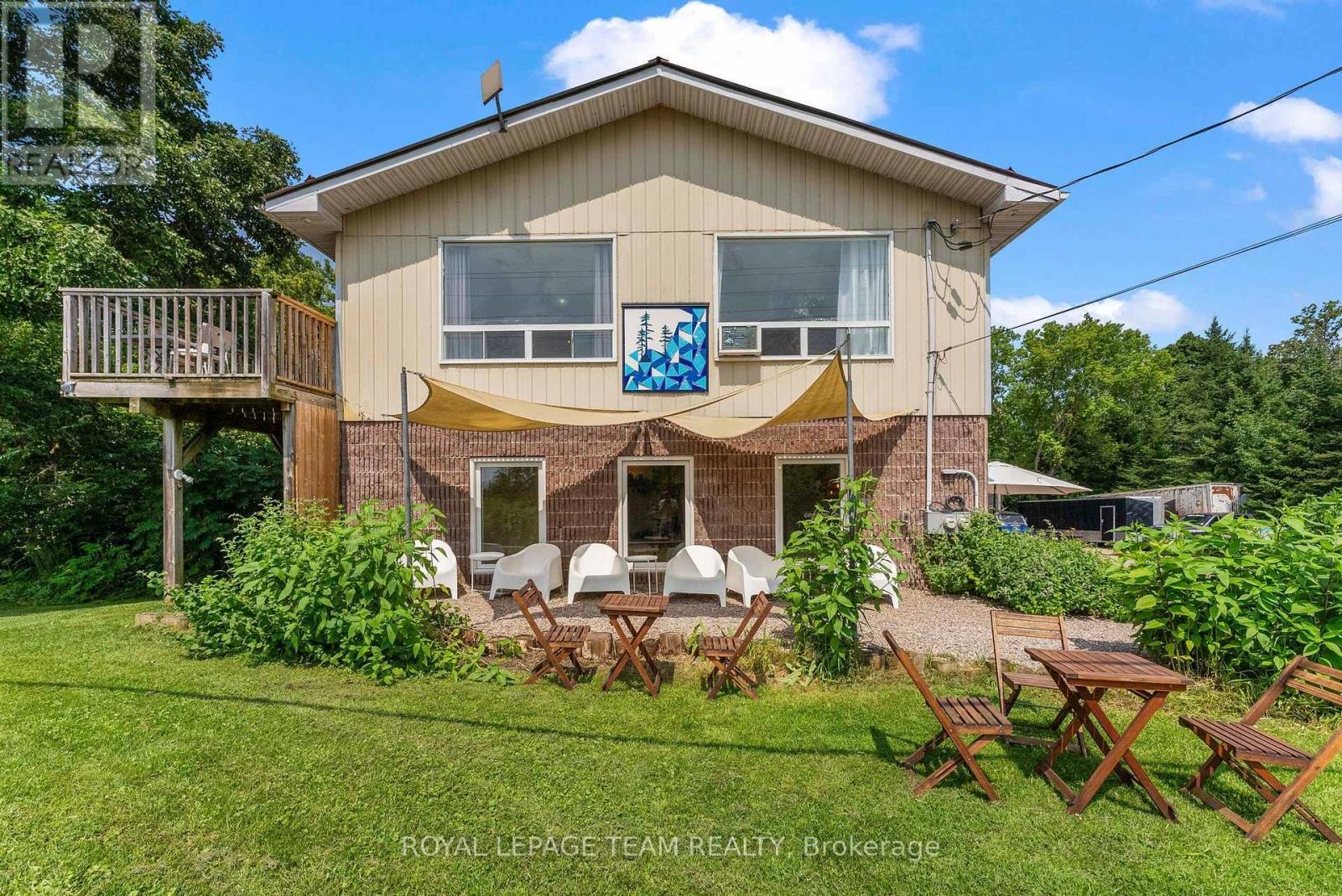 












636 MILL STREET

,
Greater Madawaska,




Ontario
K0J1H0

