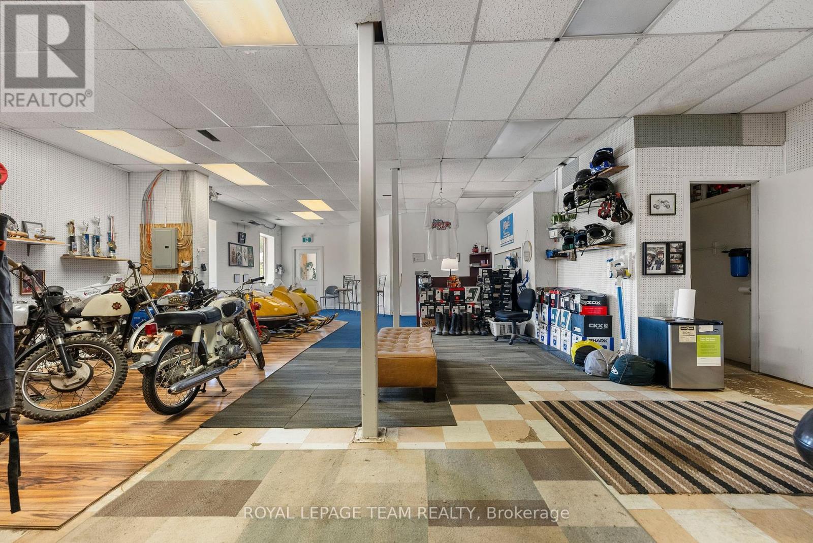 












636 MILL STREET

,
Greater Madawaska,




Ontario
K0J1H0

