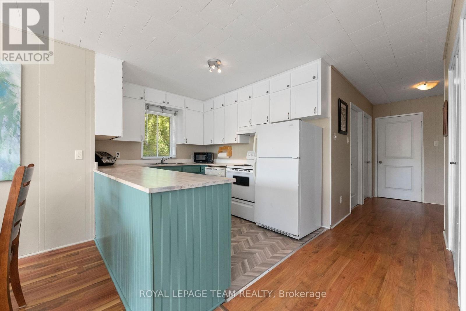 












636 MILL STREET

,
Greater Madawaska,




Ontario
K0J1H0

