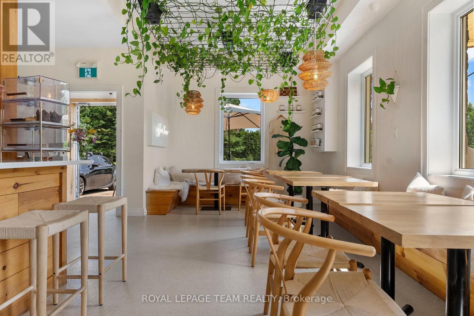 












636 MILL STREET

,
Greater Madawaska,




Ontario
K0J1H0

