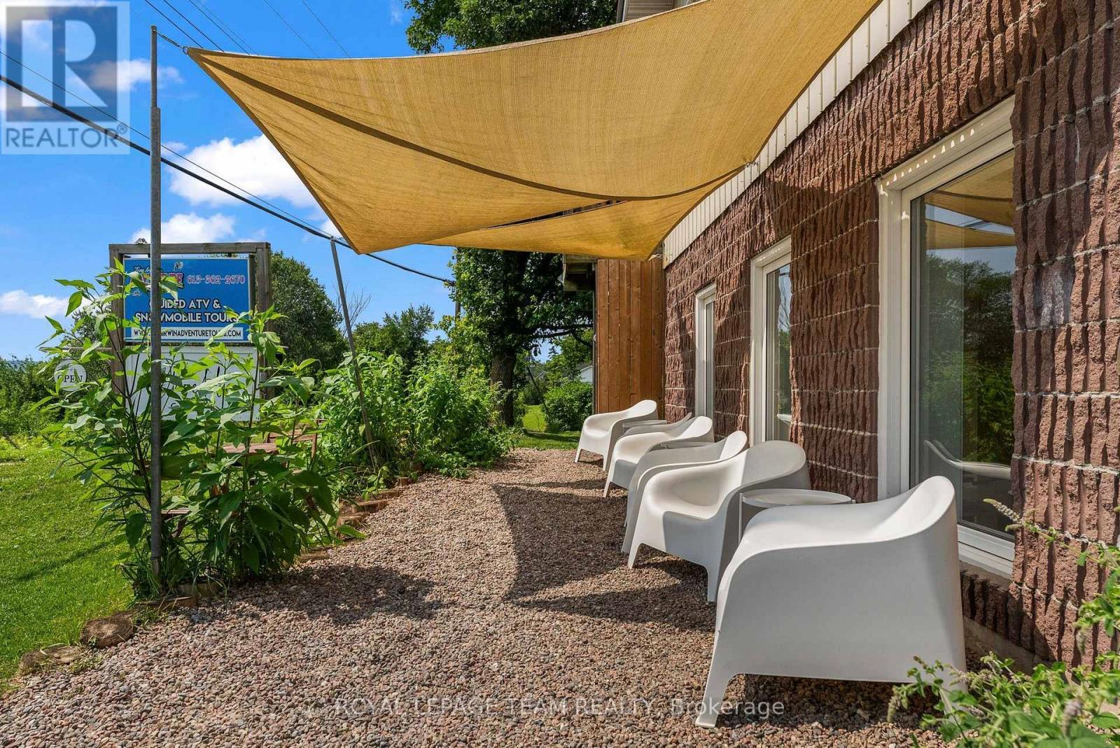 












636 MILL STREET

,
Greater Madawaska,




Ontario
K0J1H0

