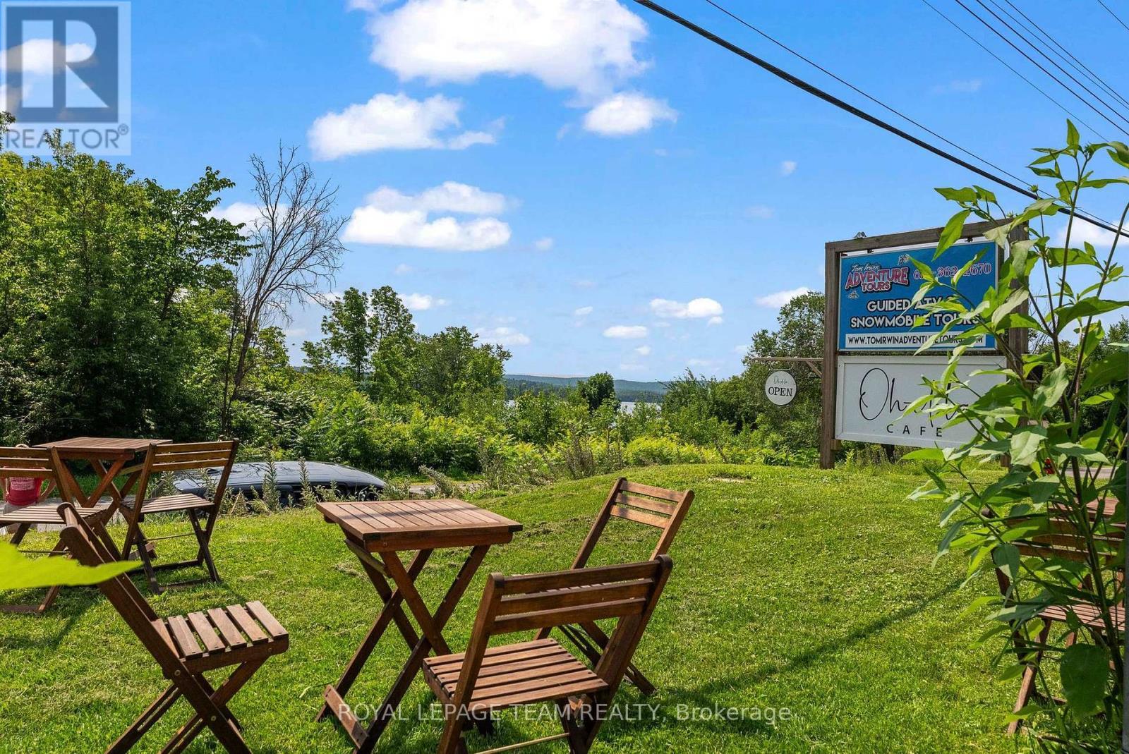 












636 MILL STREET

,
Greater Madawaska,




Ontario
K0J1H0

