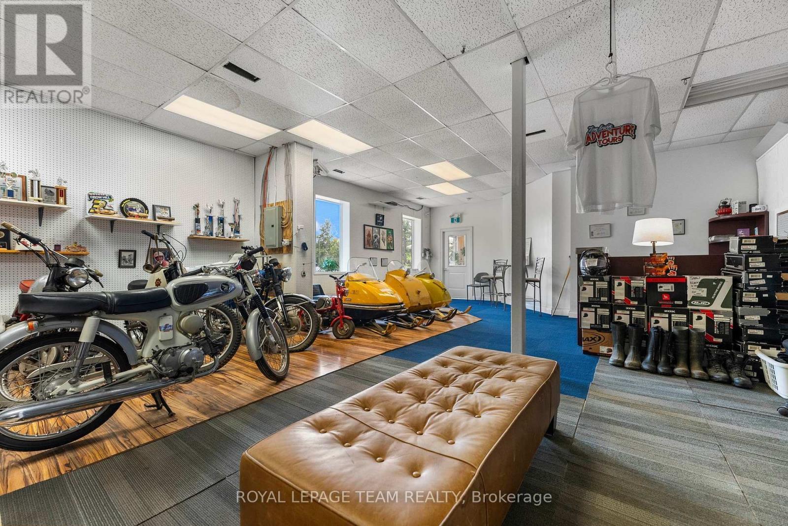 












636 MILL STREET

,
Greater Madawaska,




Ontario
K0J1H0

