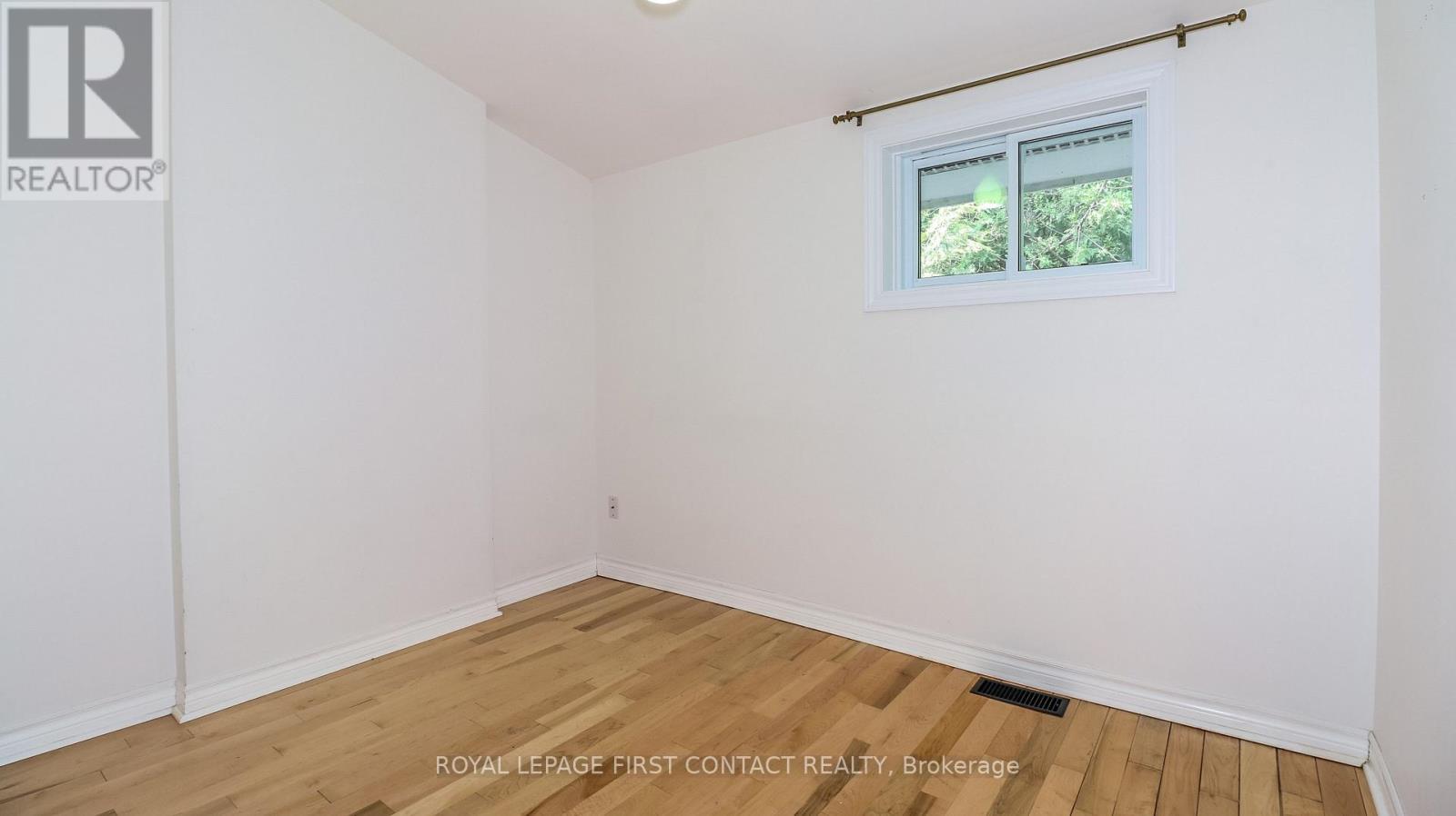 












114 BIRCH VIEW TRAIL

,
Blue Mountains,




Ontario
L9Y0M2

