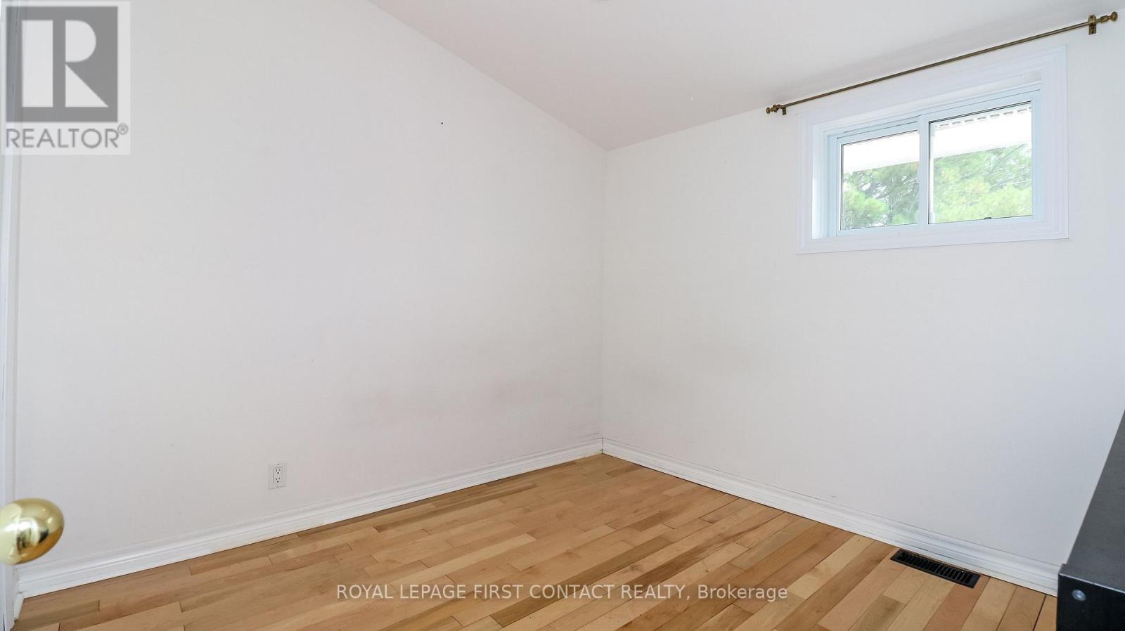 












114 BIRCH VIEW TRAIL

,
Blue Mountains,




Ontario
L9Y0M2

