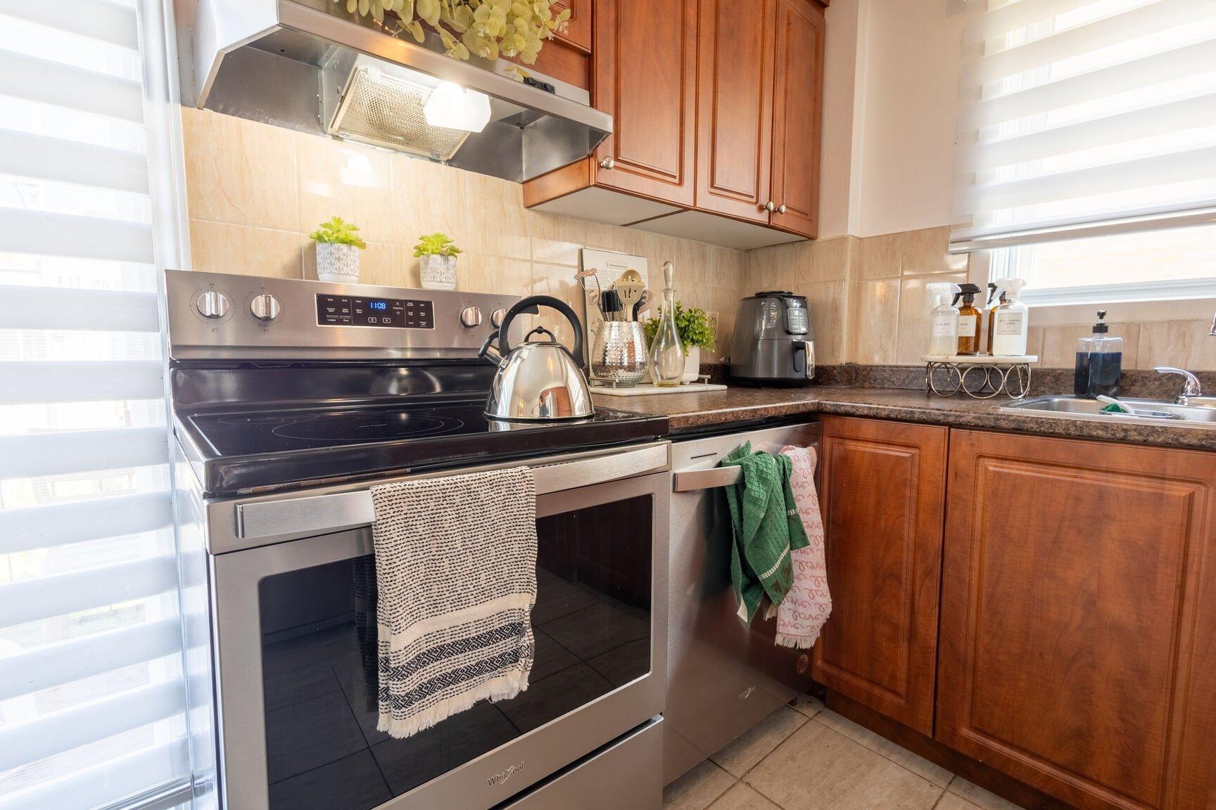 









6435

 - 6437


Rue Marie-Victorin

,
Montréal (Montréal-Nord),




QC
H1G2J2

