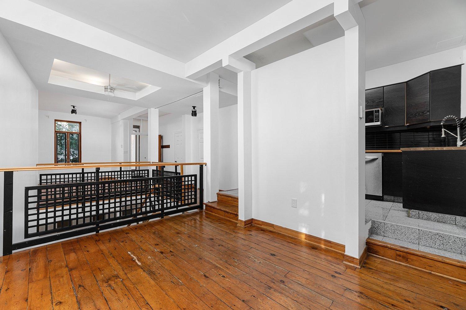 









4082


Rue Drolet

,
Montréal (Le Plateau-Mont-Royal),




QC
H2W2L4

