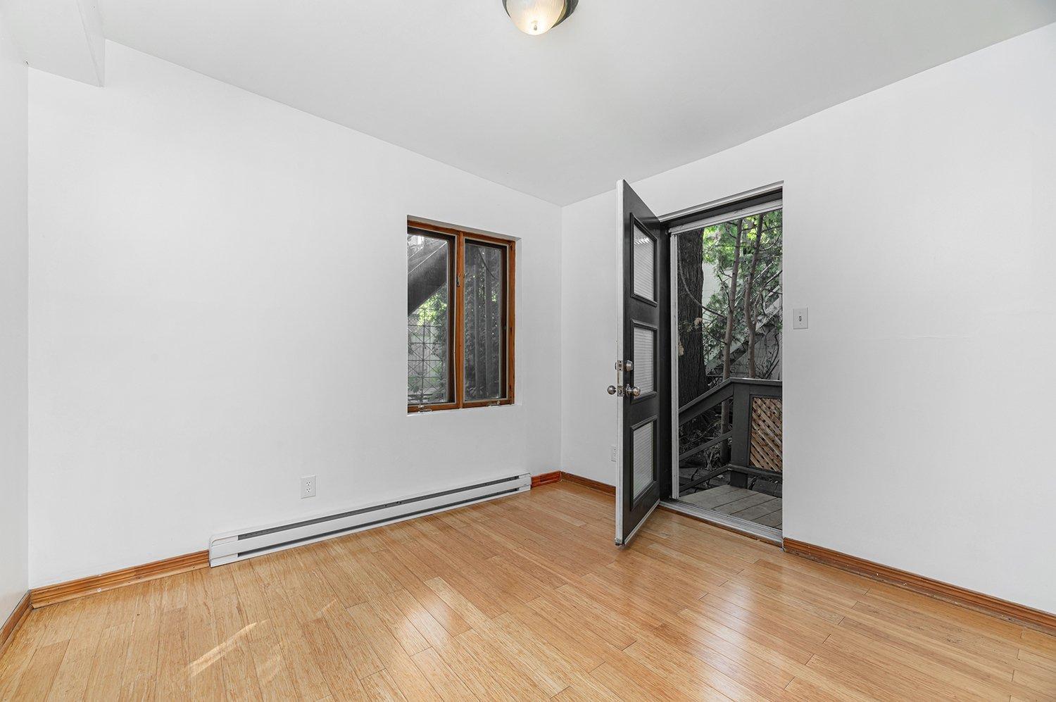 









4082


Rue Drolet

,
Montréal (Le Plateau-Mont-Royal),




QC
H2W2L4

