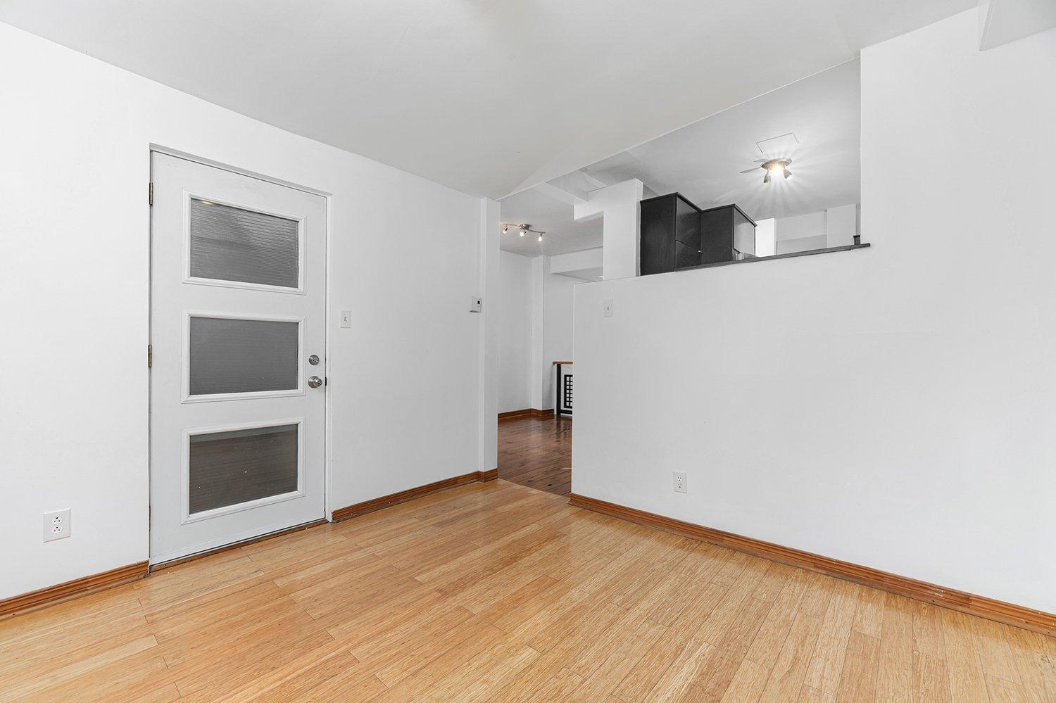 









4082


Rue Drolet

,
Montréal (Le Plateau-Mont-Royal),




QC
H2W2L4

