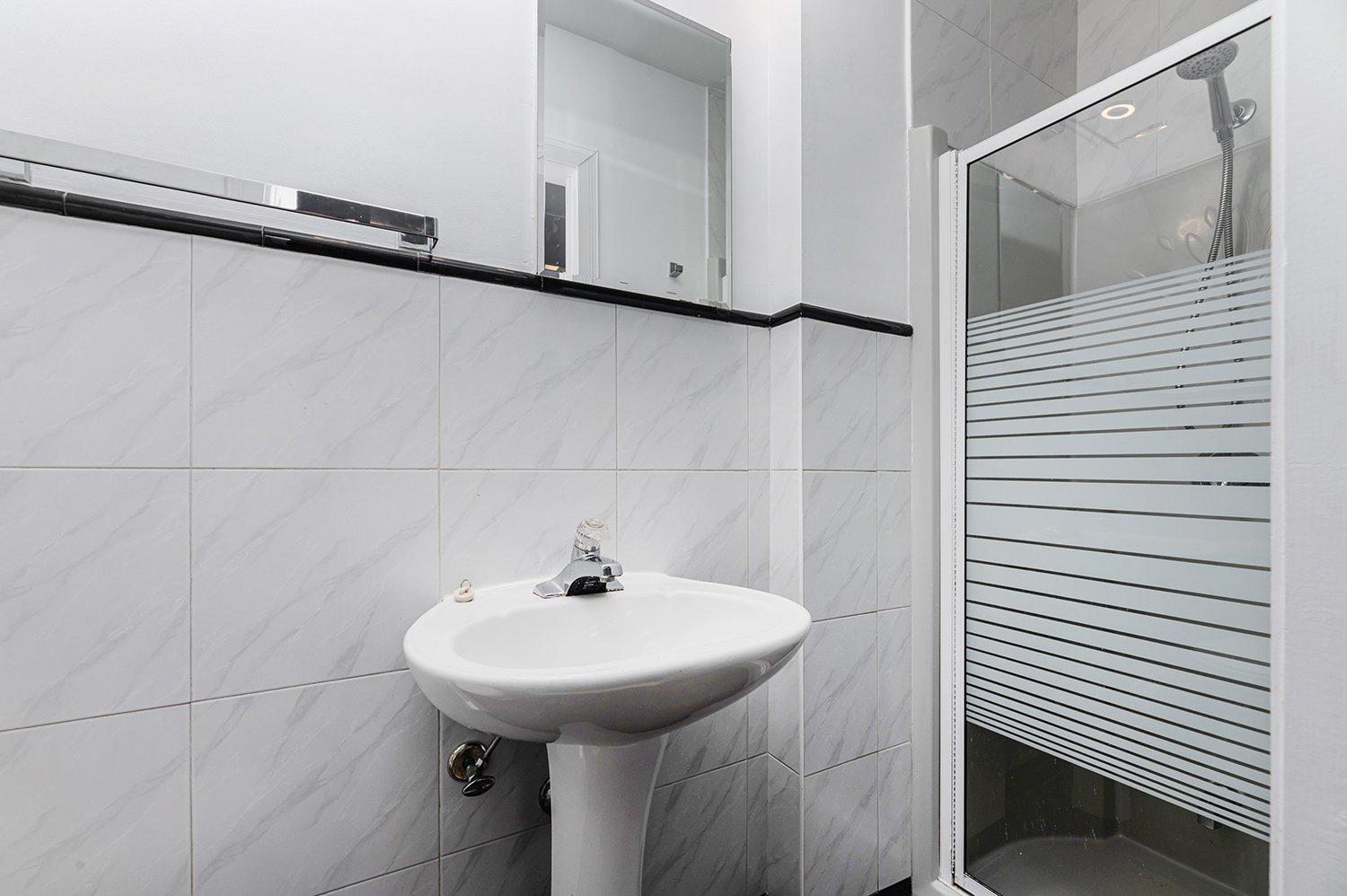 









4082


Rue Drolet

,
Montréal (Le Plateau-Mont-Royal),




QC
H2W2L4

