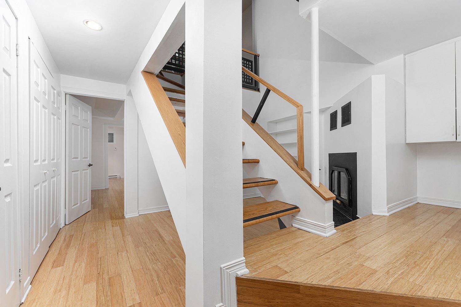 









4082


Rue Drolet

,
Montréal (Le Plateau-Mont-Royal),




QC
H2W2L4

