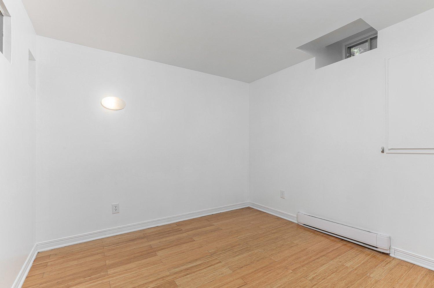 









4082


Rue Drolet

,
Montréal (Le Plateau-Mont-Royal),




QC
H2W2L4

