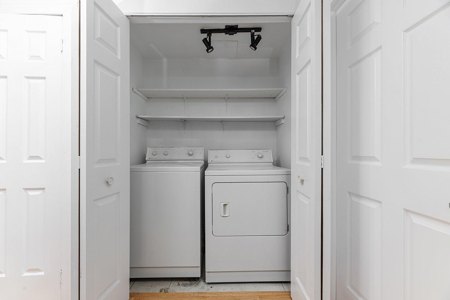 









4082


Rue Drolet

,
Montréal (Le Plateau-Mont-Royal),




QC
H2W2L4

