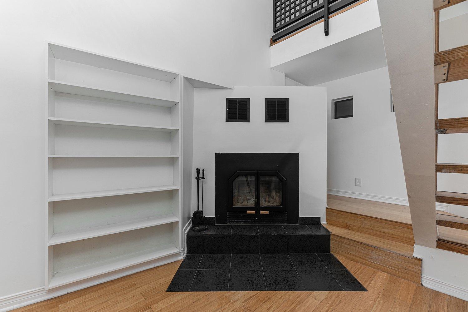 









4082


Rue Drolet

,
Montréal (Le Plateau-Mont-Royal),




QC
H2W2L4

