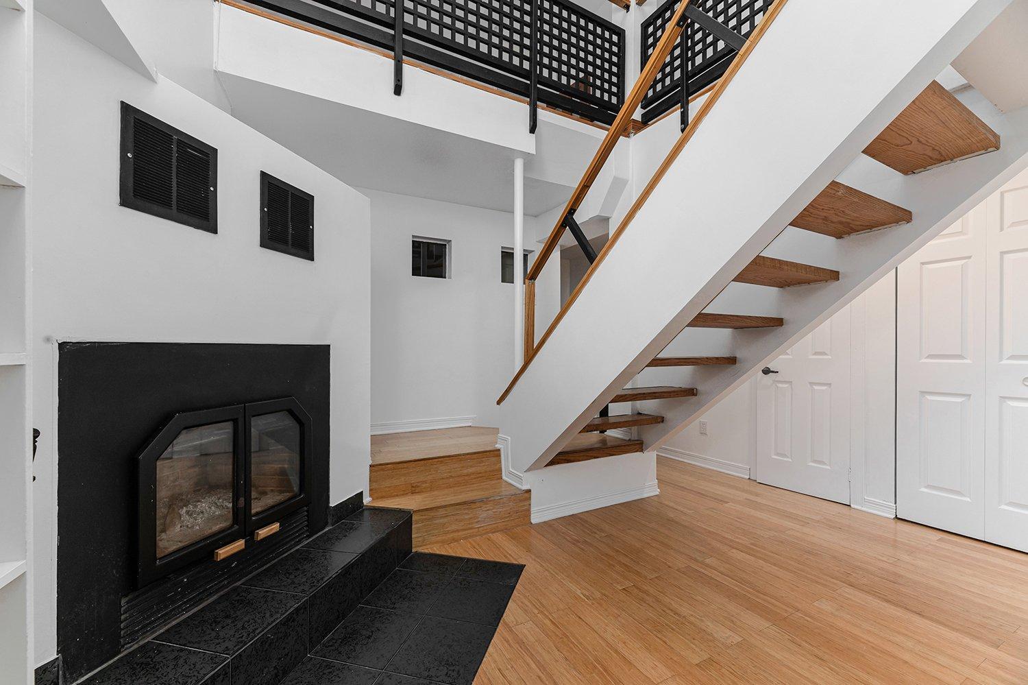 









4082


Rue Drolet

,
Montréal (Le Plateau-Mont-Royal),




QC
H2W2L4

