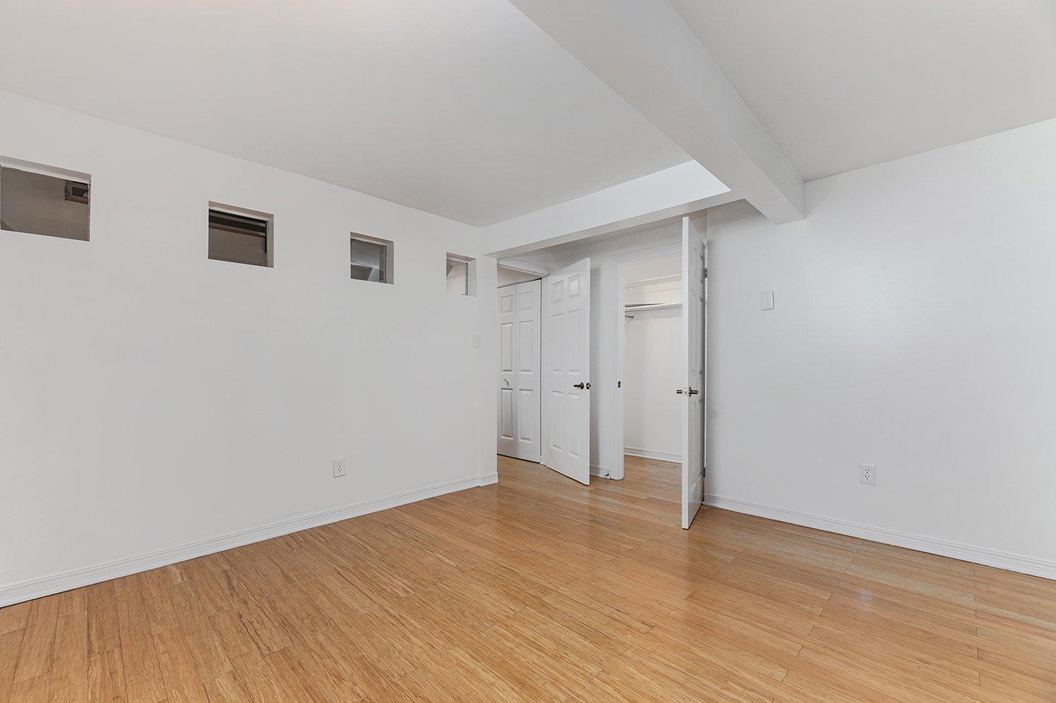 









4082


Rue Drolet

,
Montréal (Le Plateau-Mont-Royal),




QC
H2W2L4

