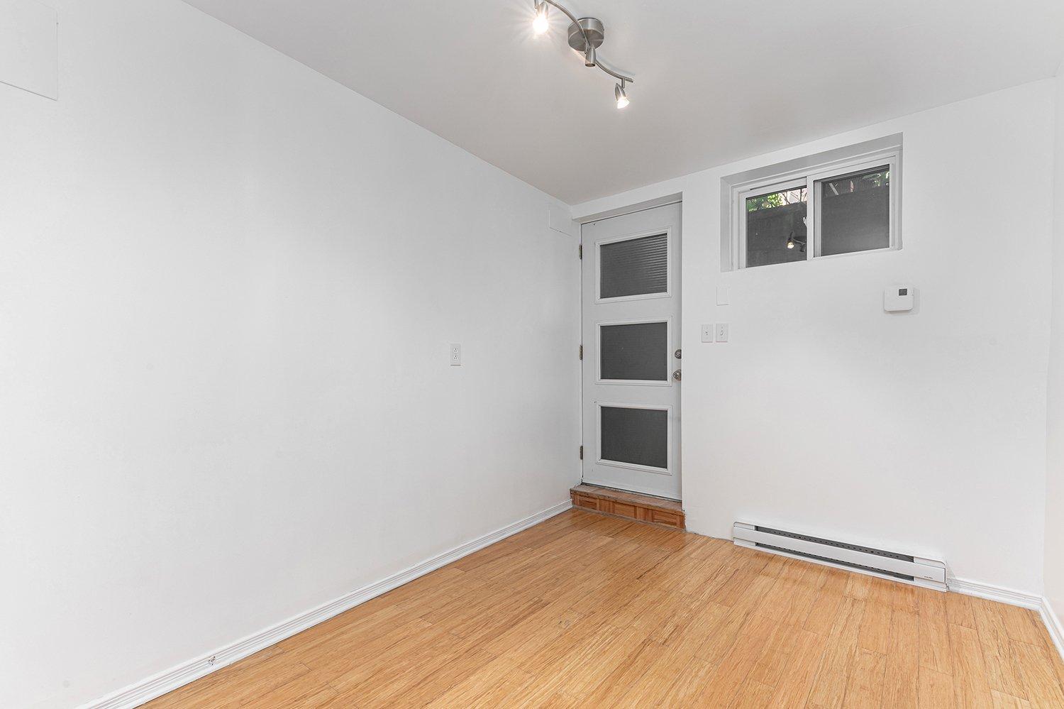 









4082


Rue Drolet

,
Montréal (Le Plateau-Mont-Royal),




QC
H2W2L4

