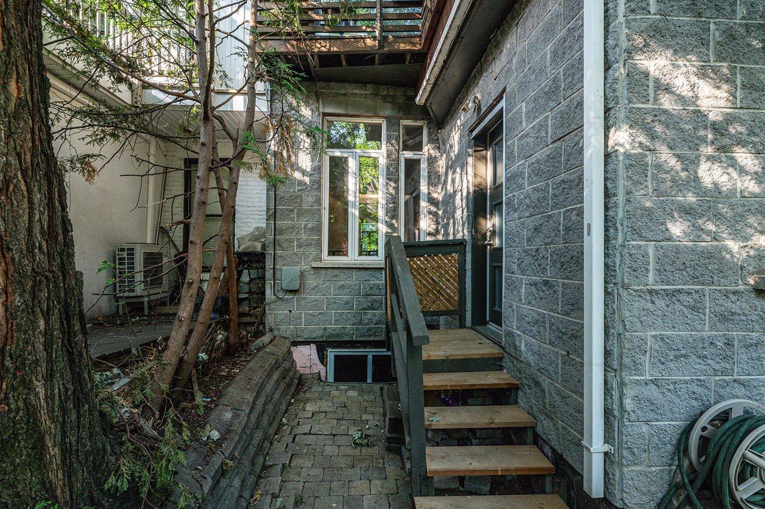 









4082


Rue Drolet

,
Montréal (Le Plateau-Mont-Royal),




QC
H2W2L4

