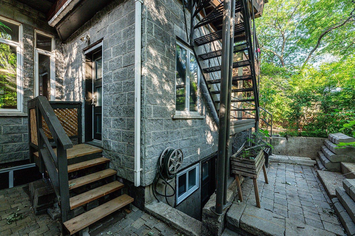 









4082


Rue Drolet

,
Montréal (Le Plateau-Mont-Royal),




QC
H2W2L4

