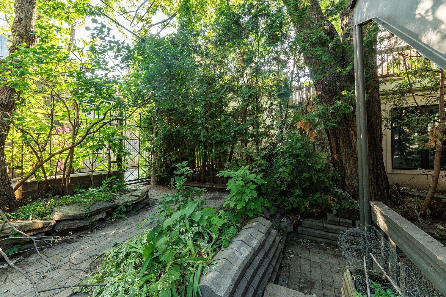 









4082


Rue Drolet

,
Montréal (Le Plateau-Mont-Royal),




QC
H2W2L4

