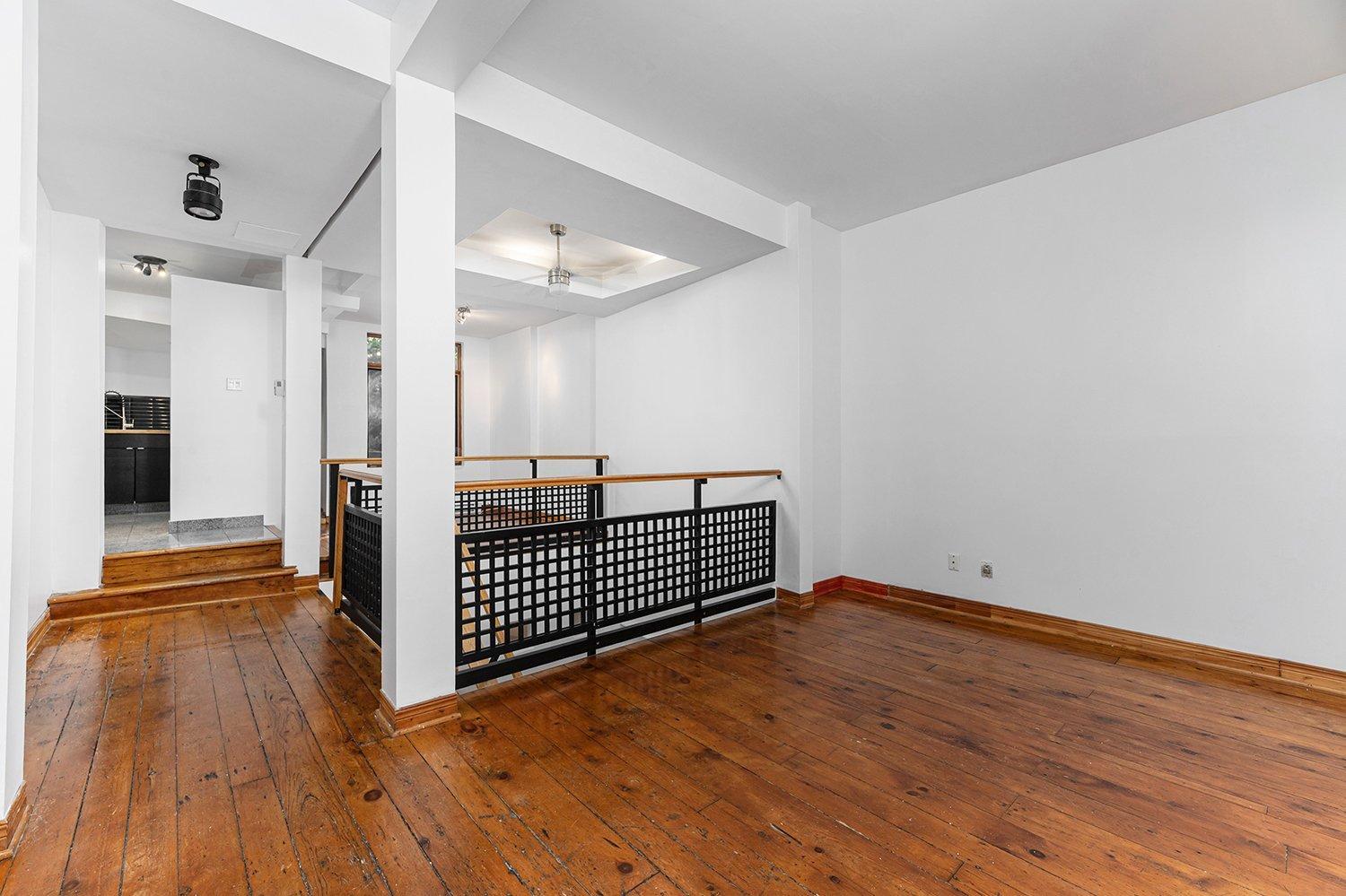 









4082


Rue Drolet

,
Montréal (Le Plateau-Mont-Royal),




QC
H2W2L4

