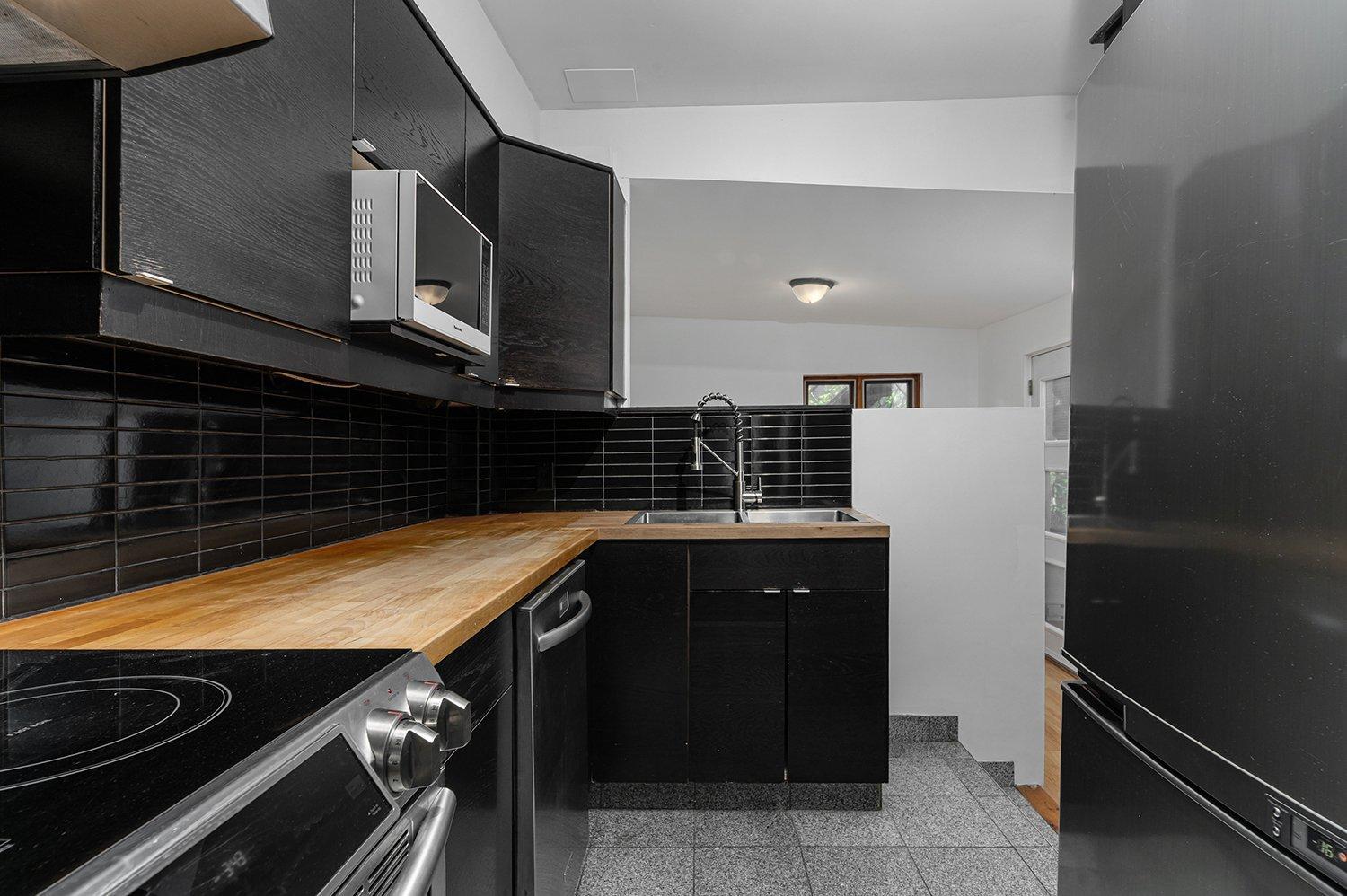 









4082


Rue Drolet

,
Montréal (Le Plateau-Mont-Royal),




QC
H2W2L4

