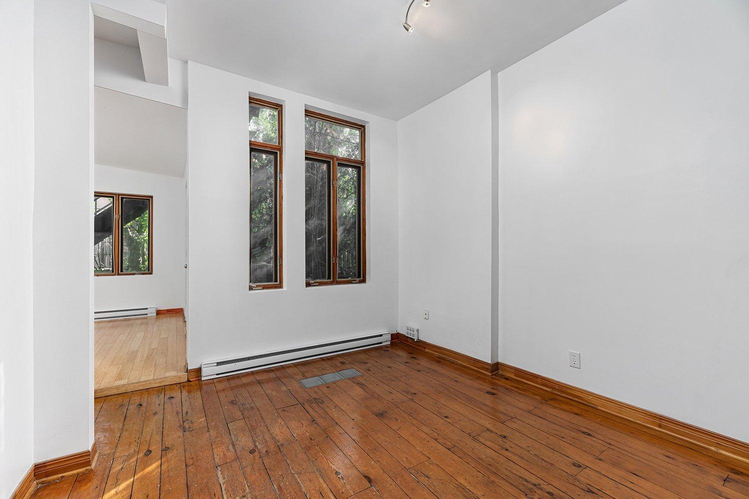 









4082


Rue Drolet

,
Montréal (Le Plateau-Mont-Royal),




QC
H2W2L4

