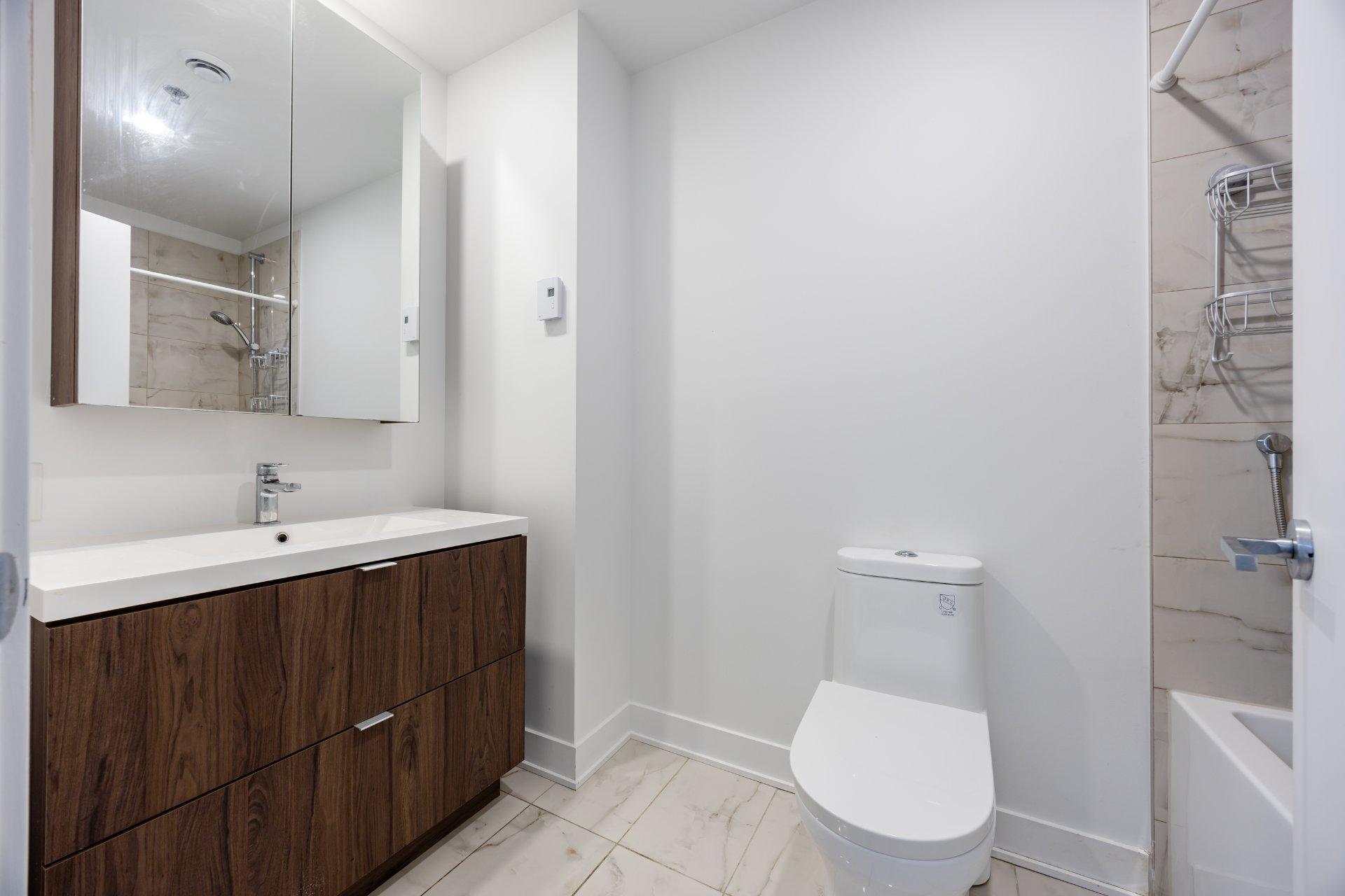 









1700


Rue Viola-Desmond

, 1011,
Montréal (LaSalle),




QC
H8N0H1

