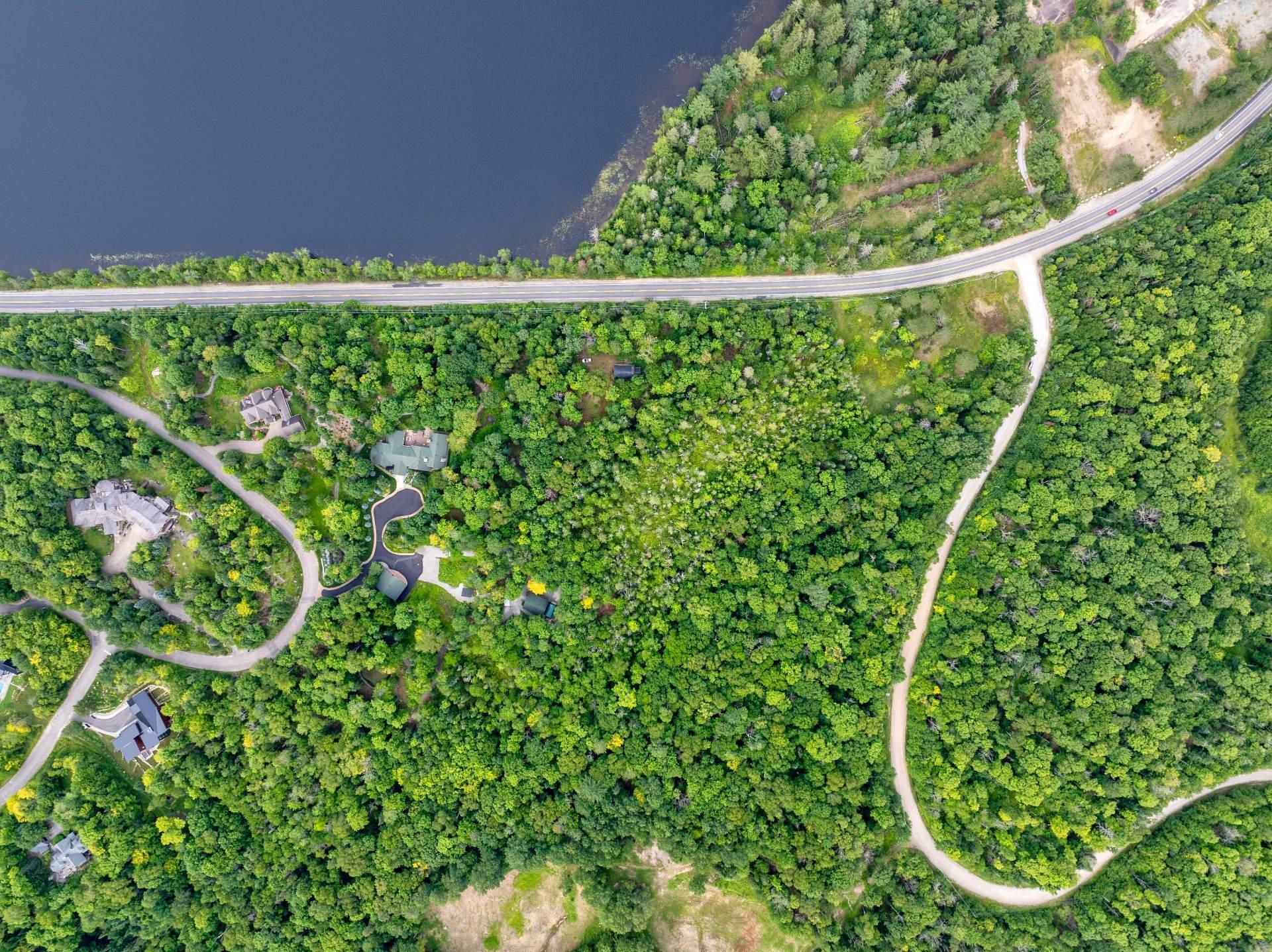 









2335


Rue Labelle

,
Mont-Tremblant,




QC
J8E1T8

