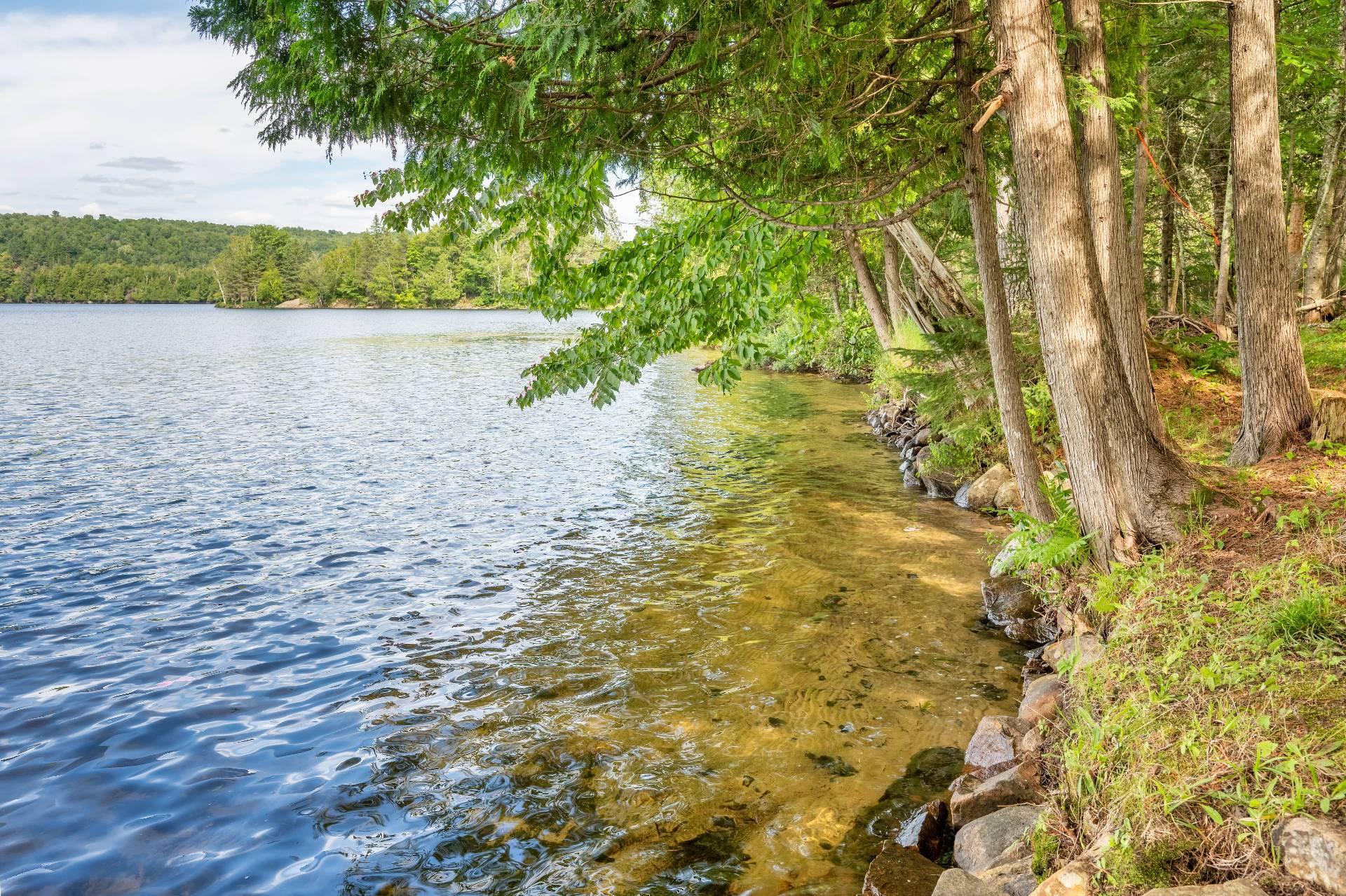 









2335


Rue Labelle

,
Mont-Tremblant,




QC
J8E1T8

