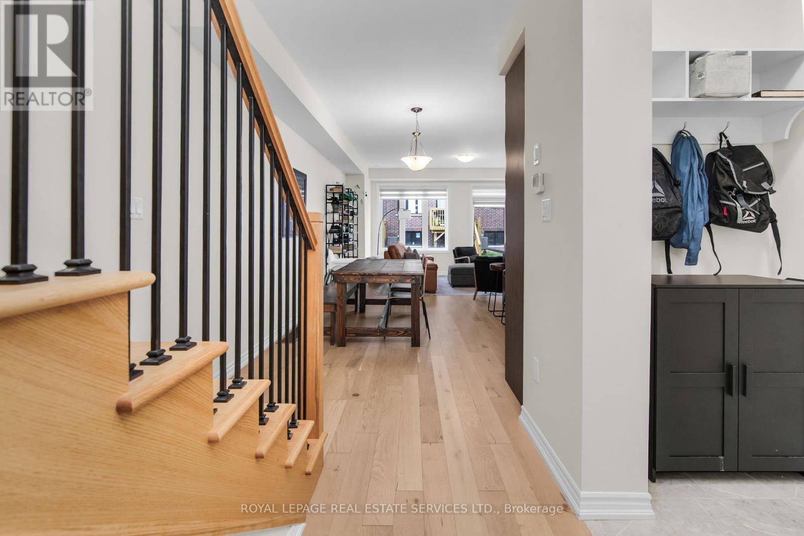 












1437 ALMONTE DRIVE

,
Burlington,




Ontario
L7P3W5

